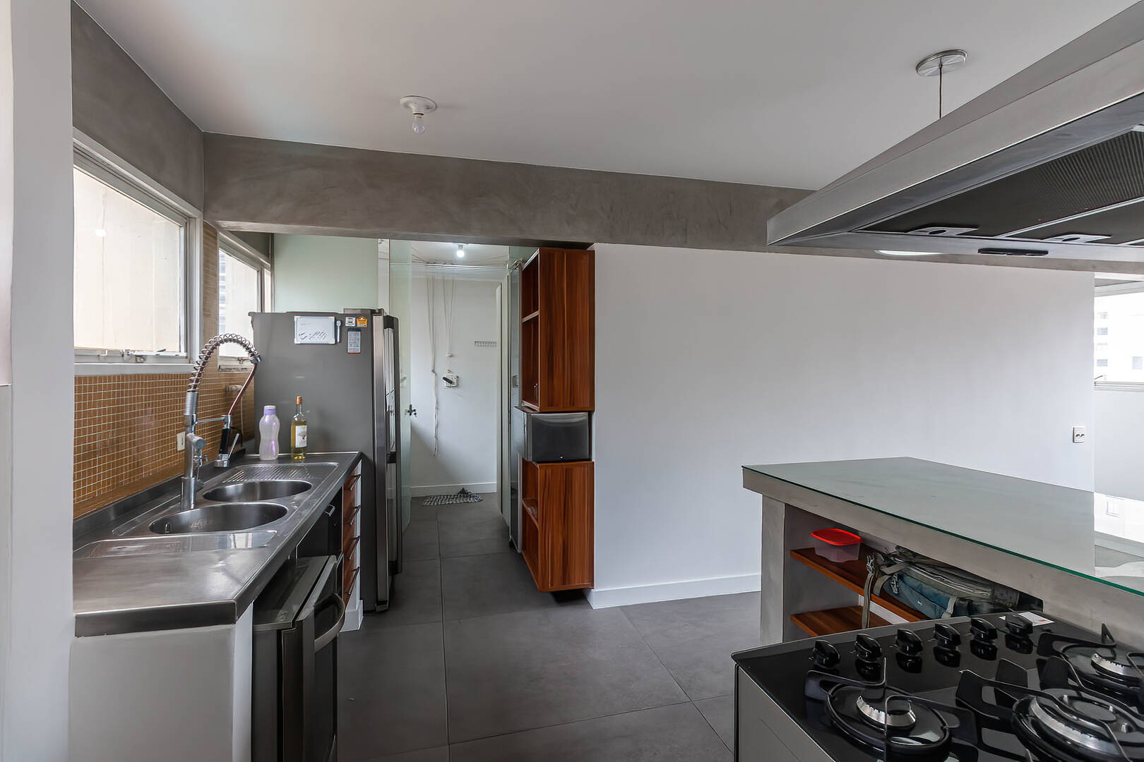 Apartamento para alugar com 2 quartos, 65m² - Foto 6
