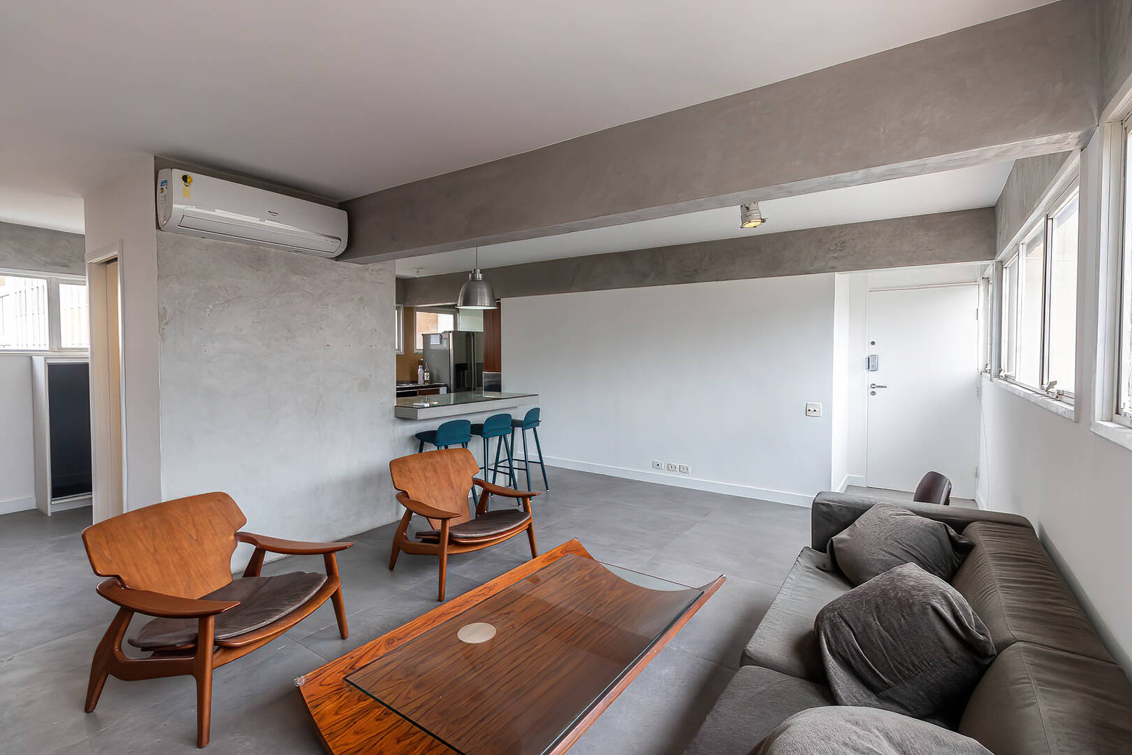 Apartamento para alugar com 2 quartos, 65m² - Foto 11