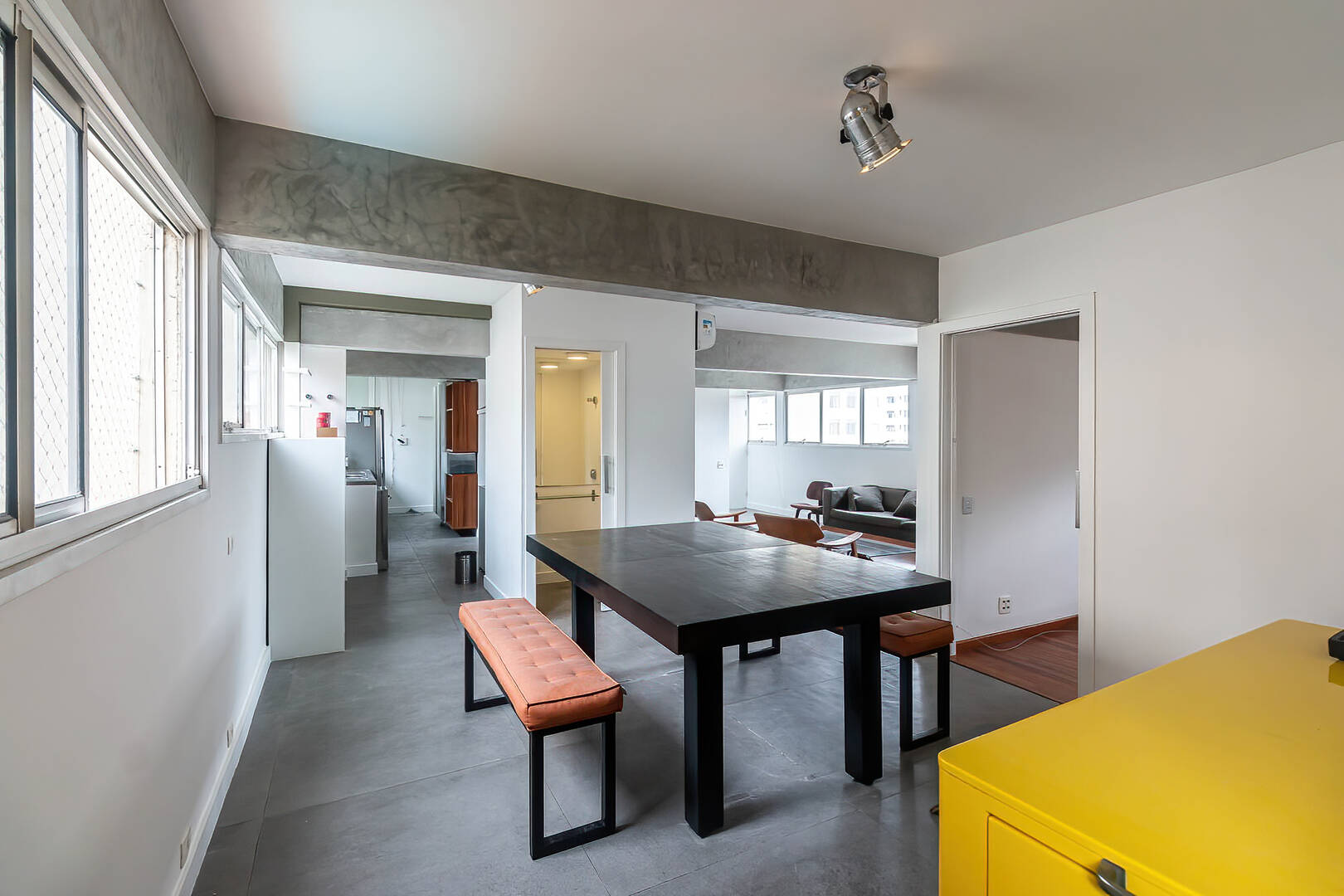 Apartamento para alugar com 2 quartos, 65m² - Foto 13
