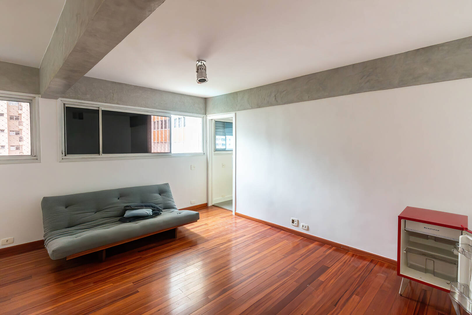 Apartamento para alugar com 2 quartos, 65m² - Foto 27