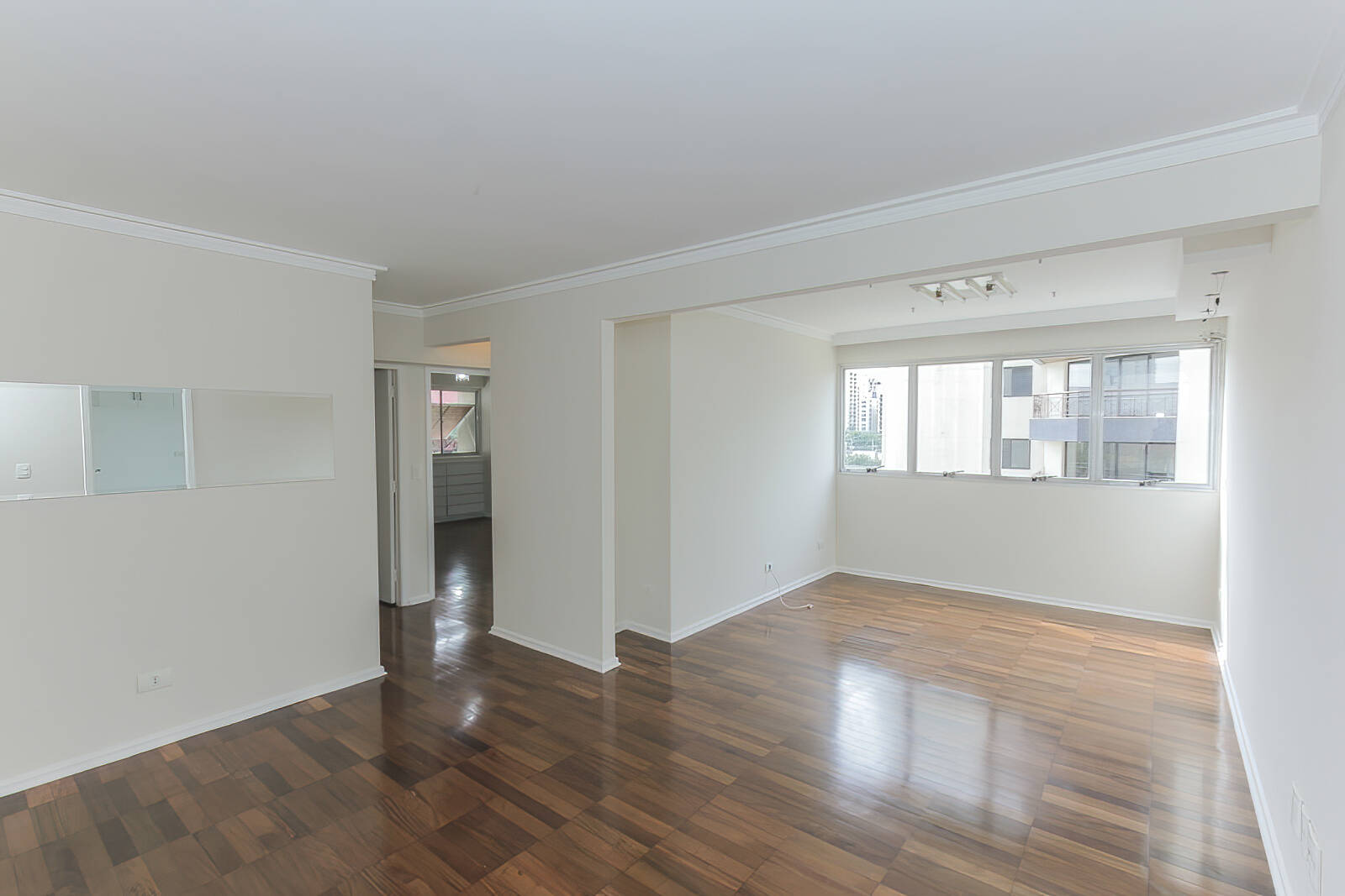 Apartamento à venda com 2 quartos, 90m² - Foto 1